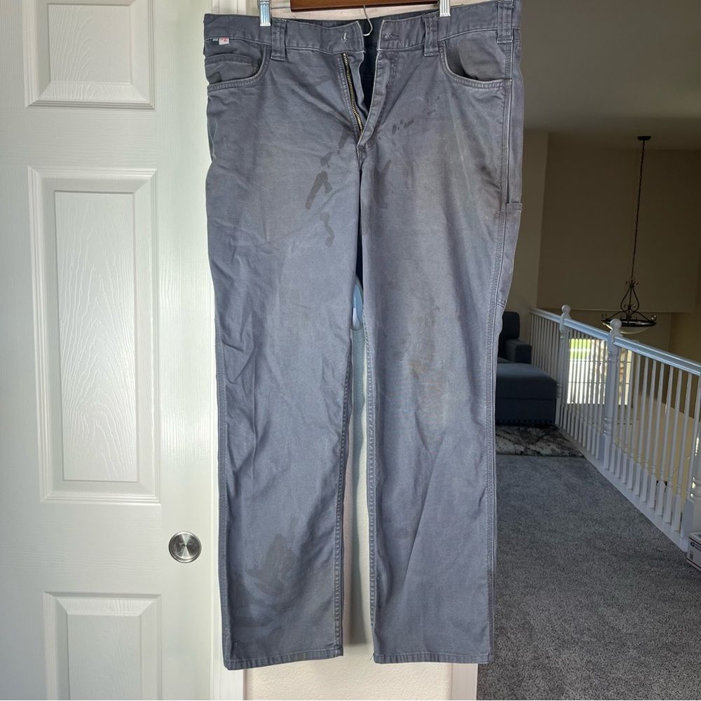 Men’s Distressed Carhartt Pants – Paint-Stained, Heavy-Duty Gear 36X32